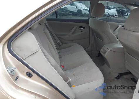 2010 Toyota Camry Le z USA, uszkodzony, nr VIN 4T1BF3EK0AU006826